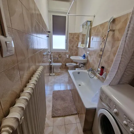 Erbosa ゲストハウス ボローニャ